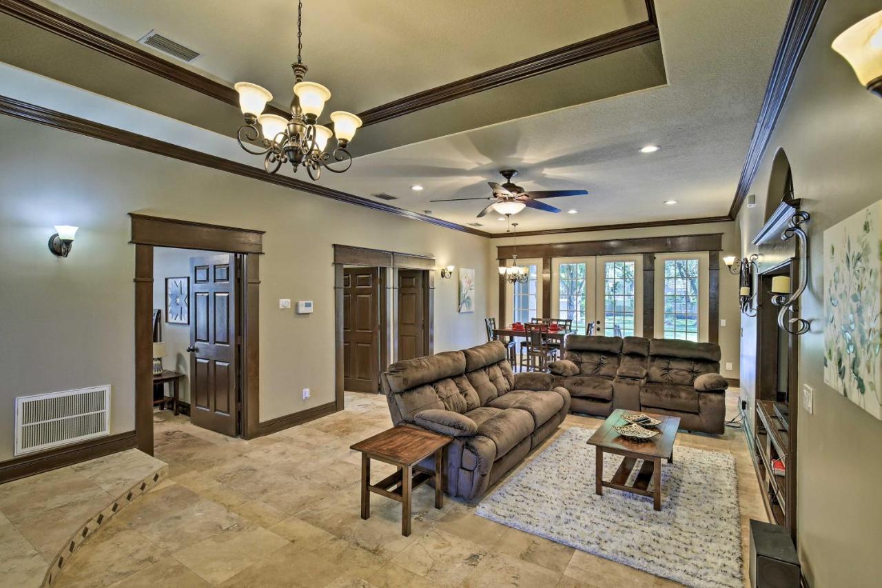 Tampa Oasis With Pool About 7 Mi To Busch Gardens! Villa Exterior photo