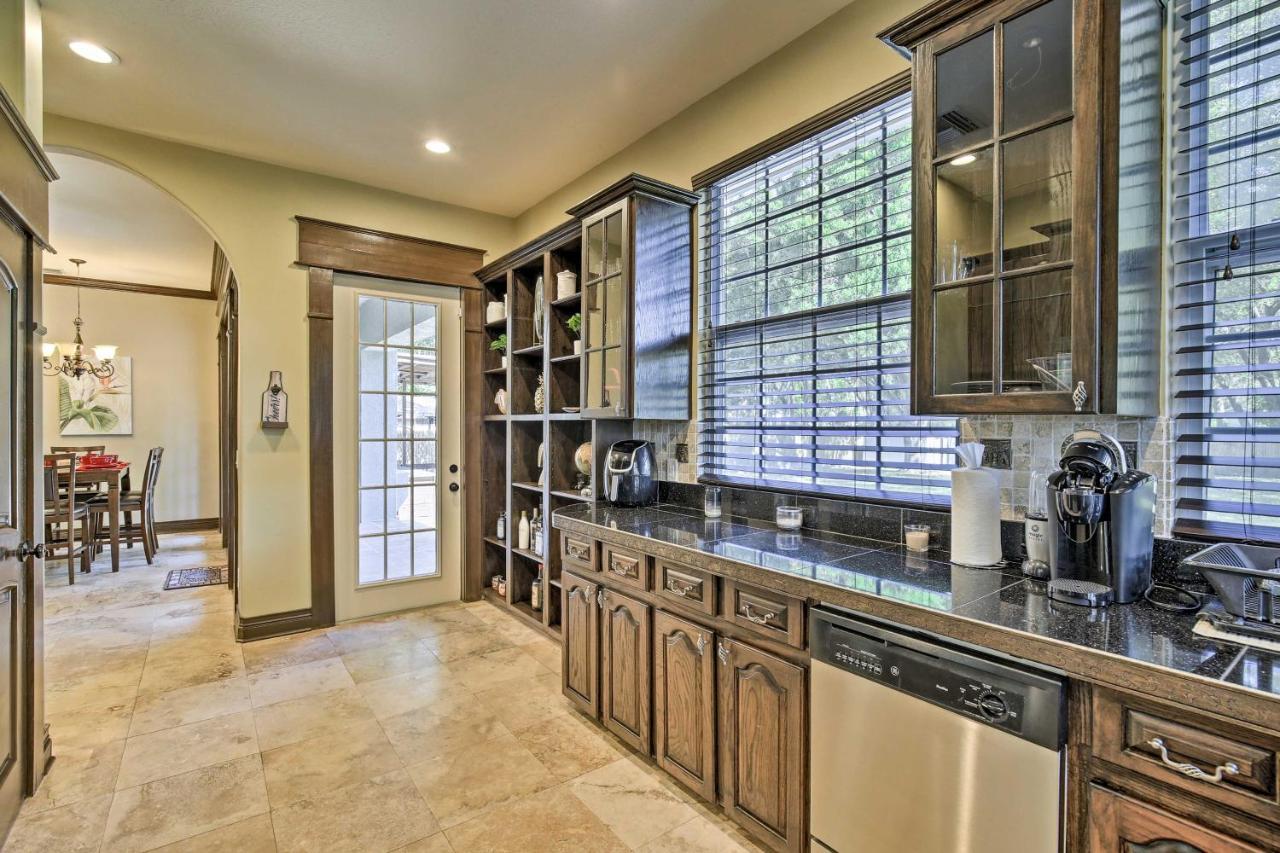 Tampa Oasis With Pool About 7 Mi To Busch Gardens! Villa Exterior photo